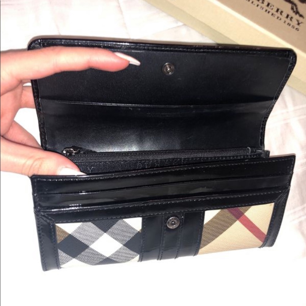 Burberry Authentic Wallet - Picture 2 of 6